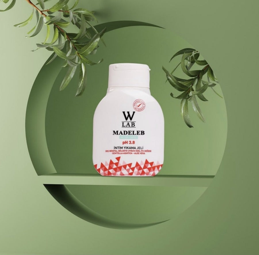 W-Lab Madeleb Intieme Wasgel - Tegen Vaginale Geurtjes & Kwalen - Met Centella Voor Verstrakkend Effect - Geeft frisheid en Geeft Lekkere Geur Af Tot 48u lang - 250ML